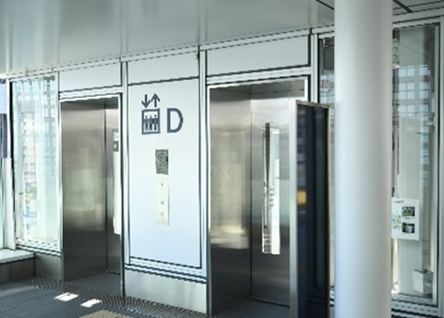 エレベーターD
