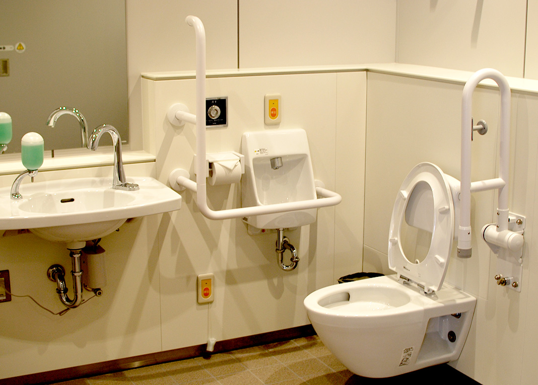 多機能トイレ